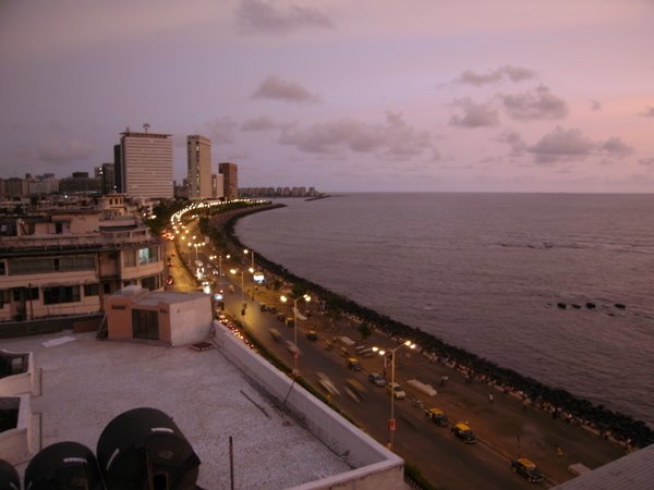 Marine Drive, Mumbai by Tor Lundgren