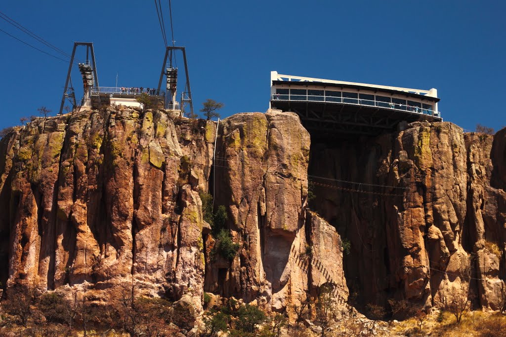 Teleferico en Barrancas del Cobre Chihuahua by J Hector Alanis Rojas