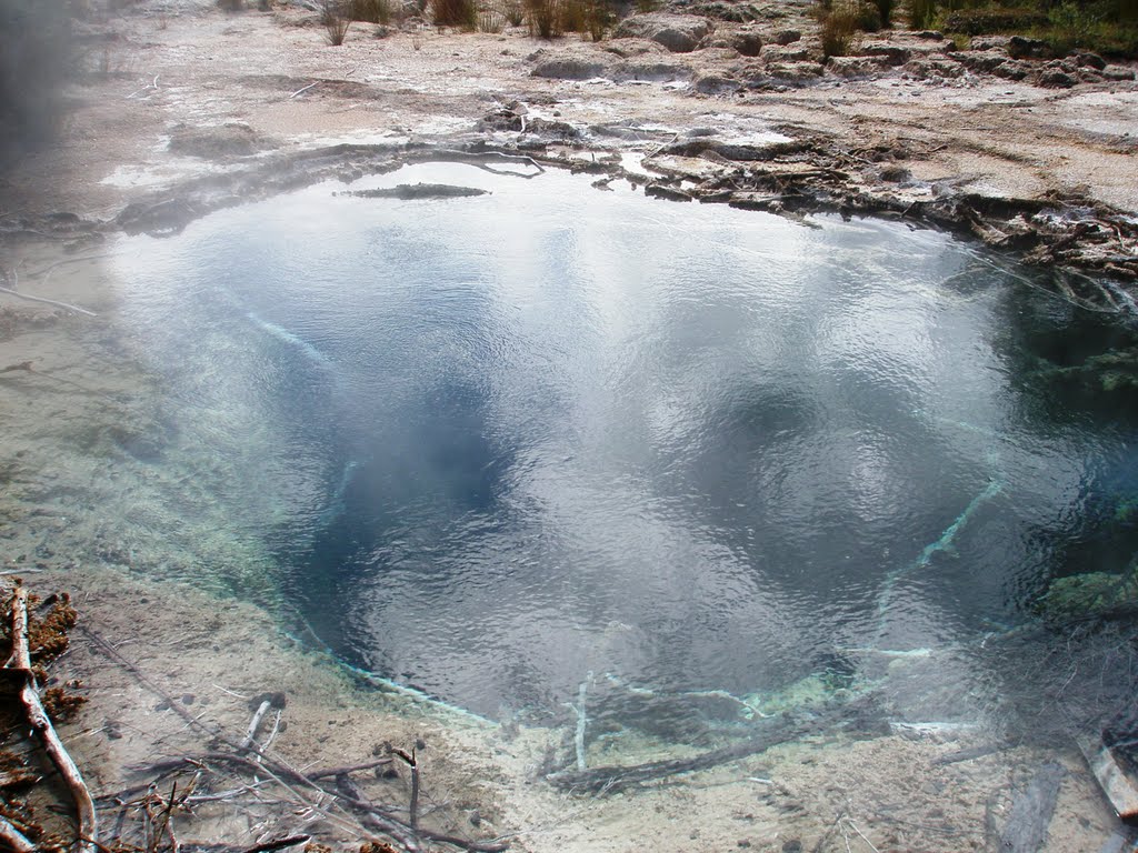 Tokaanu Thermal area - Hydrothermal eruption by alex.singan