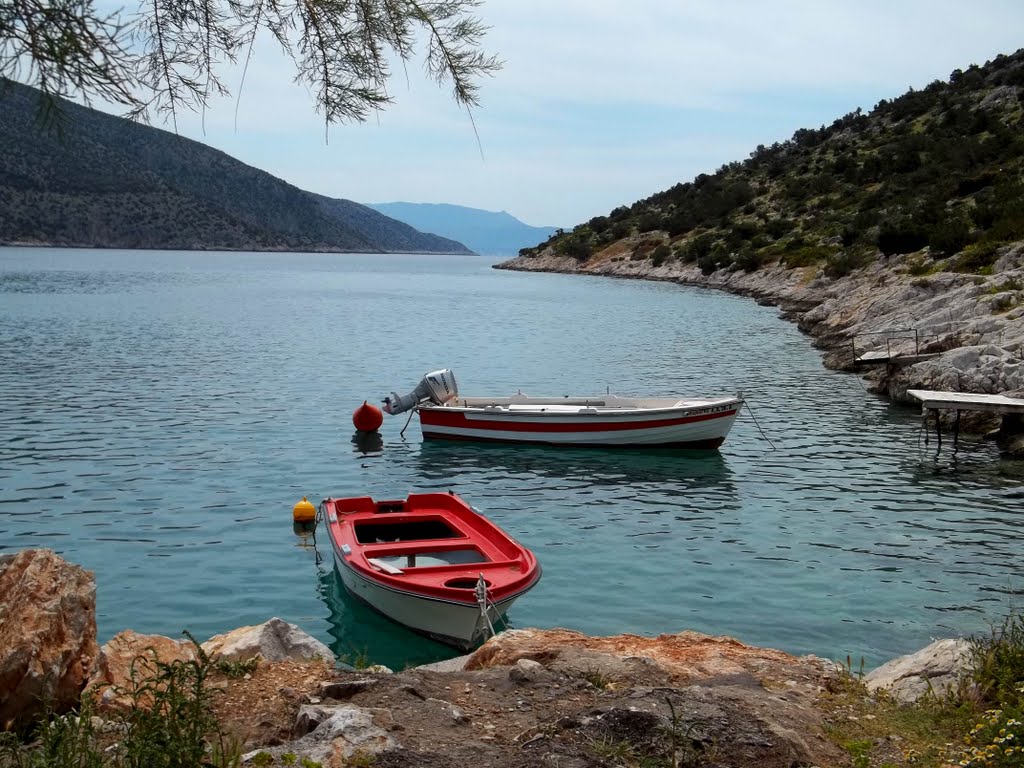 Γραφικό λιμανάκι στο Σαράντη-Small port in Saranti-Thiva-Greece by Elen Val