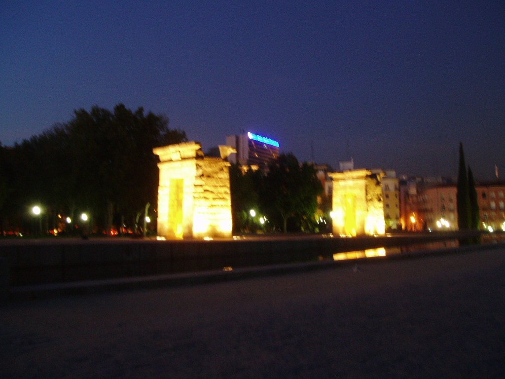 Templo de Debod (5) by zumodevidrio