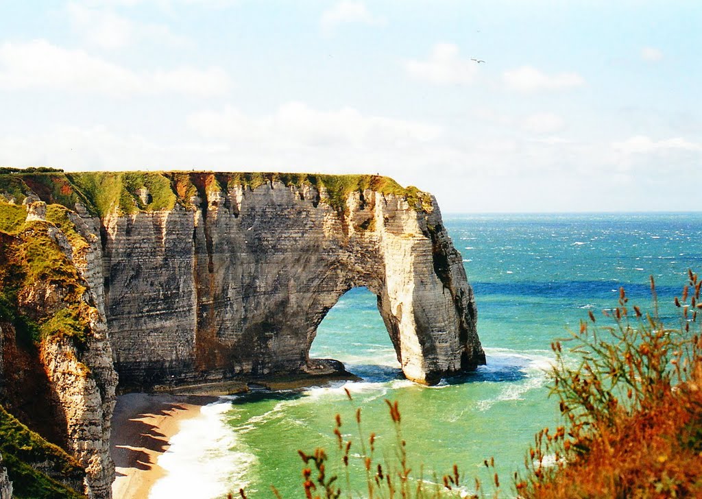 Etretat...un (1). by flyingdutchman