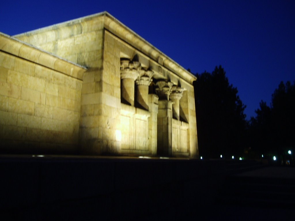 Templo de Debod (6) by zumodevidrio