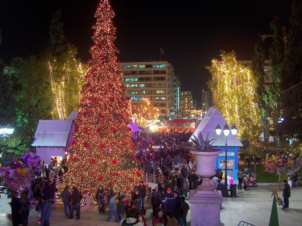 Syntagma Square - Xmas 2006 by Igmar Grewar