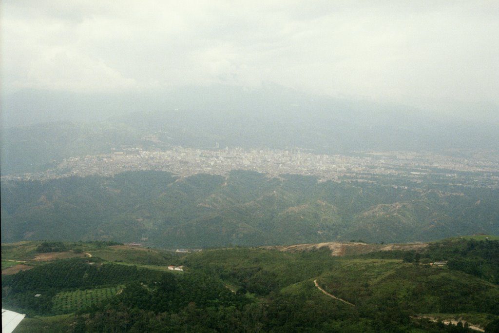 Panoramica aerea de Bucaramanga by pedroherrana