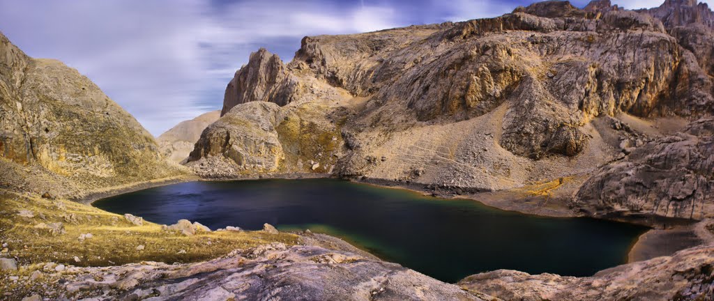 BLUE TILED LAKE AE ÇİNİLİ GÖL BOLKARLAR Ahmet ERSUNGUR by ahmet.ersungur