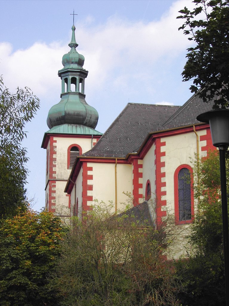 Kirche in Flieden by wolf-vielbach