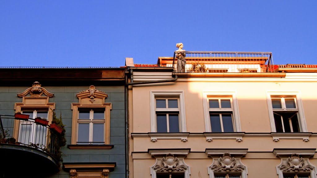 Guardian angel, rykestraße 12 by crystjan