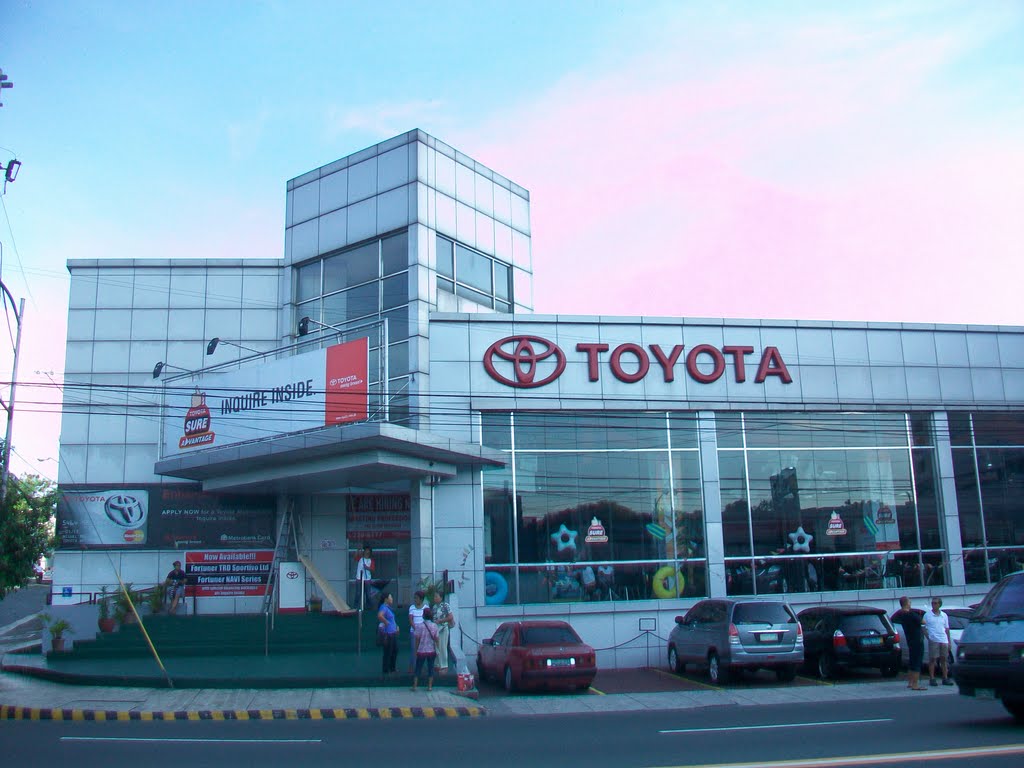 Toyota Shaw Blvd. by Florante