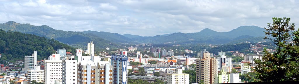 Blumenau Paisaje. Blumenau Landschaft. by elcasique