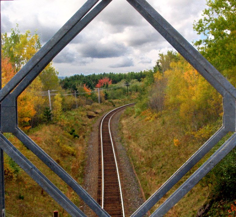 Mainline near Londonderry by Howie Hennigar