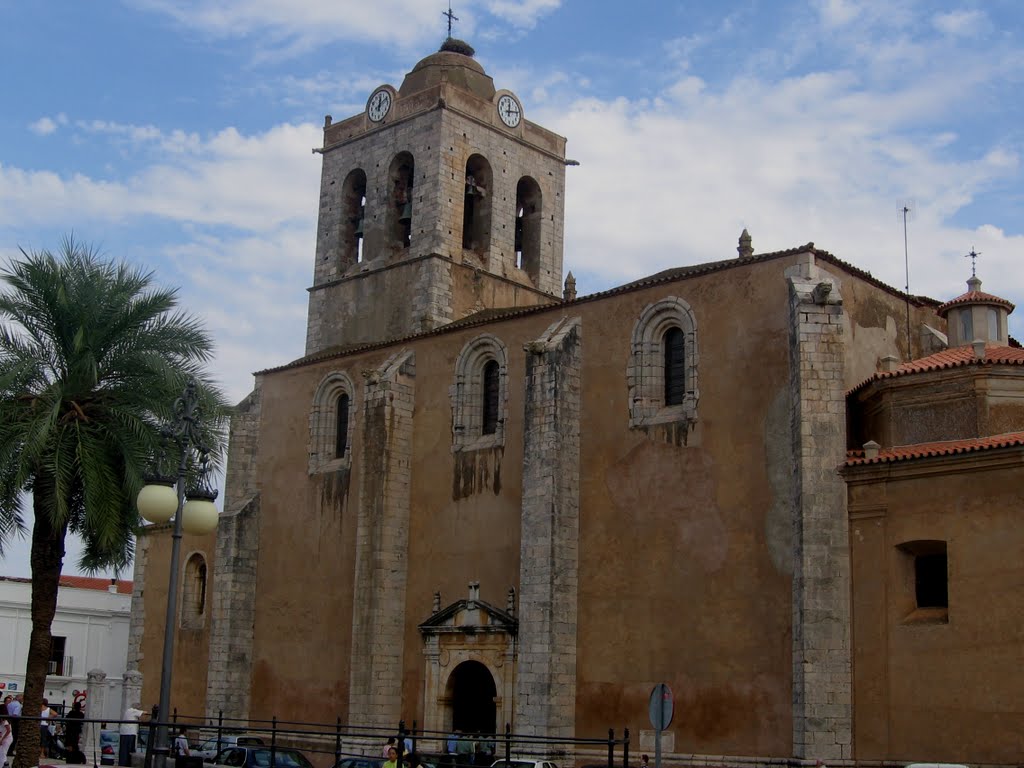 Iglesia de Nuestra Señora de los Ángeles, Los Santos de Maimona by angelpilger