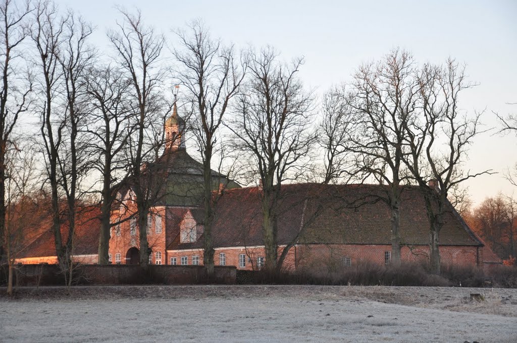 Torhaus Gut Hasselburg by Kay Nicolaus