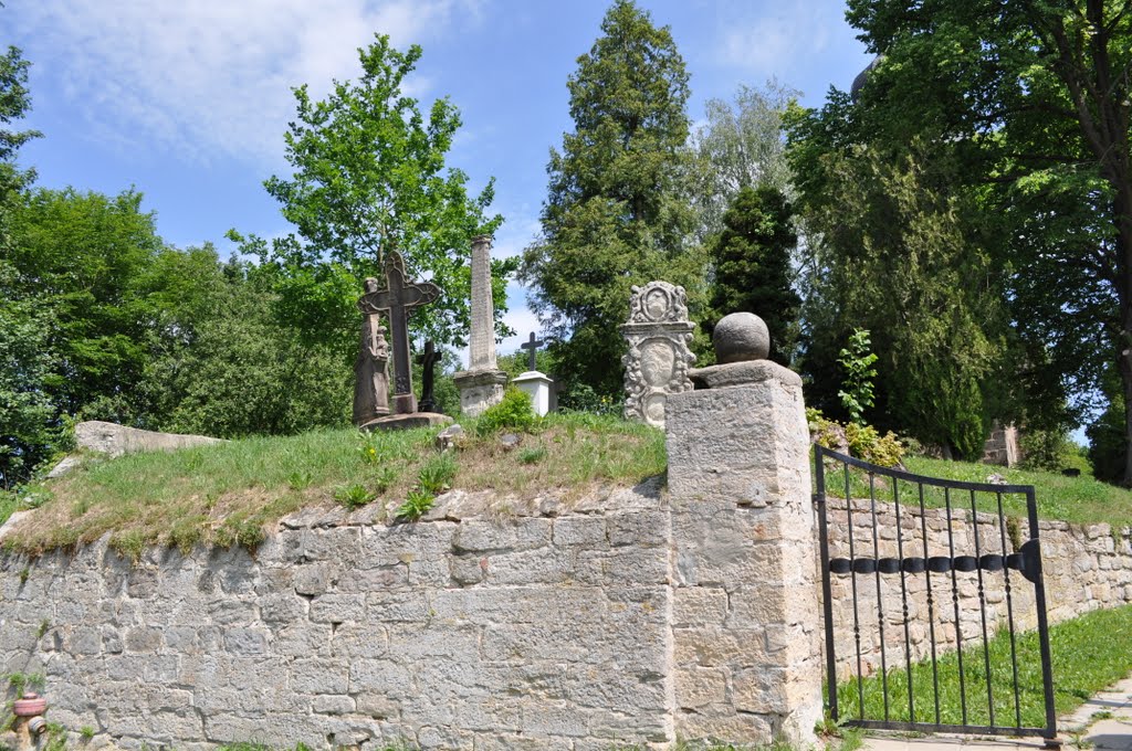 Verwunschener Friedhof by m.n.z.