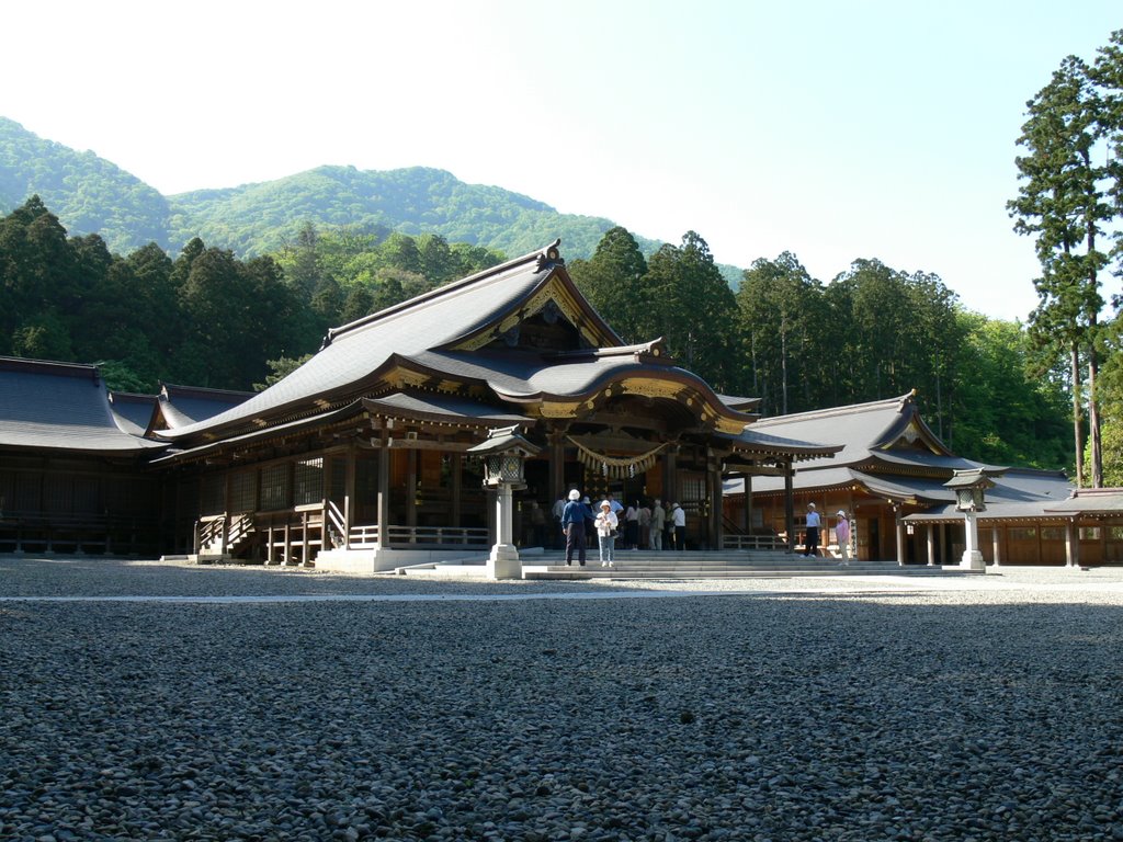 弥彦神社 by lamyu