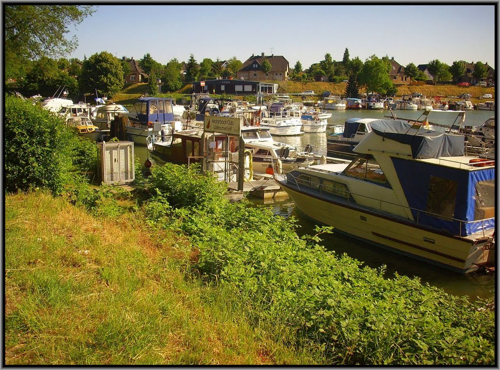 H©) Juni 2011 / Henrichenburg am Kanal - Jachthafen am Hebewerk / 2 by Hannes Th.