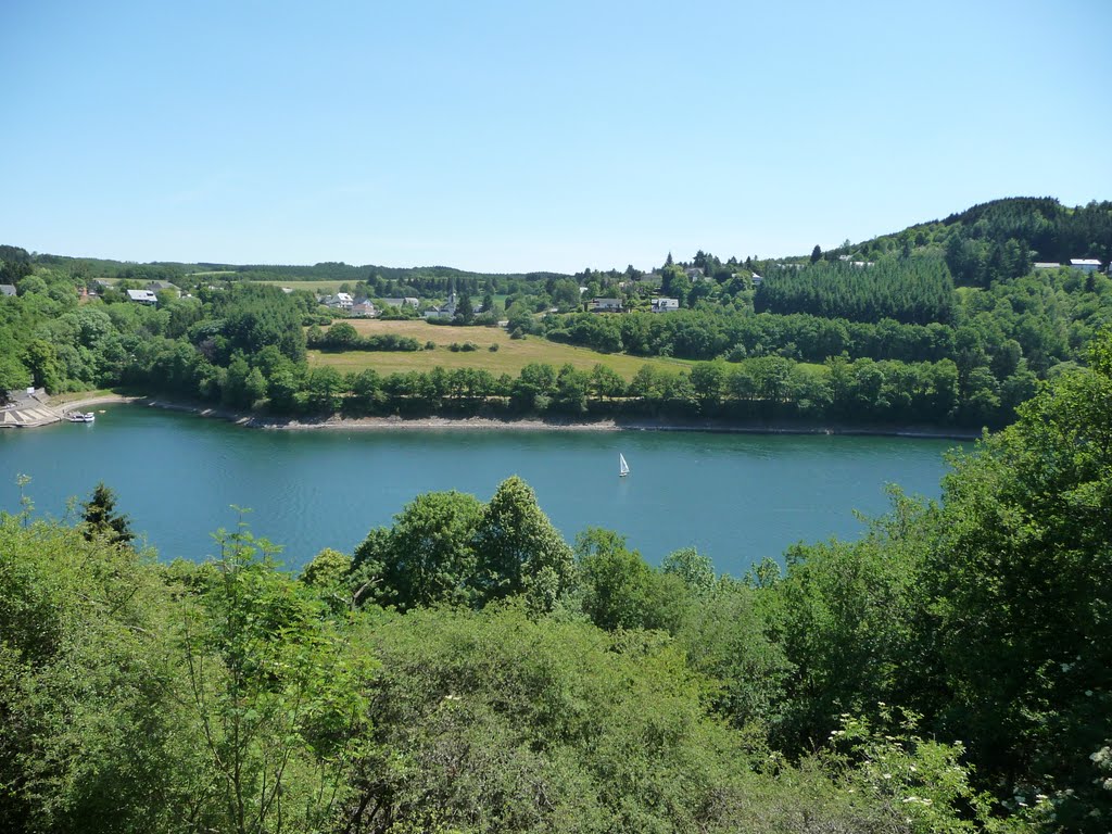 GD Luxemburg Zicht op Lac De La Haute Sûre en Insenborn by joeri Goossens