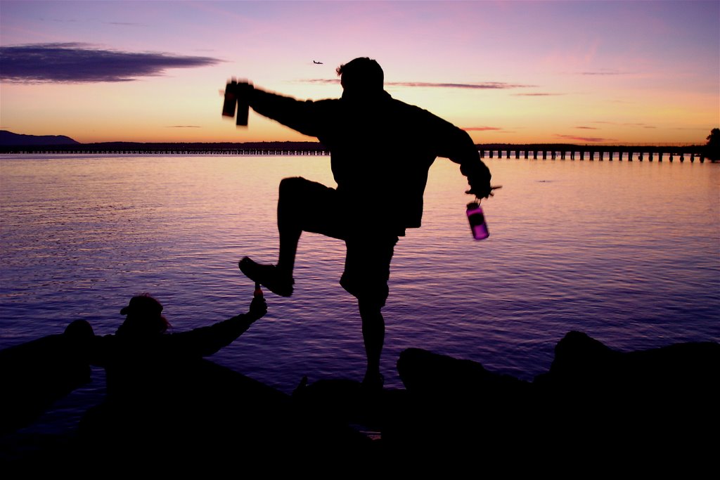 Last sunset of summer 2006, Bellingham Bay by moontroll