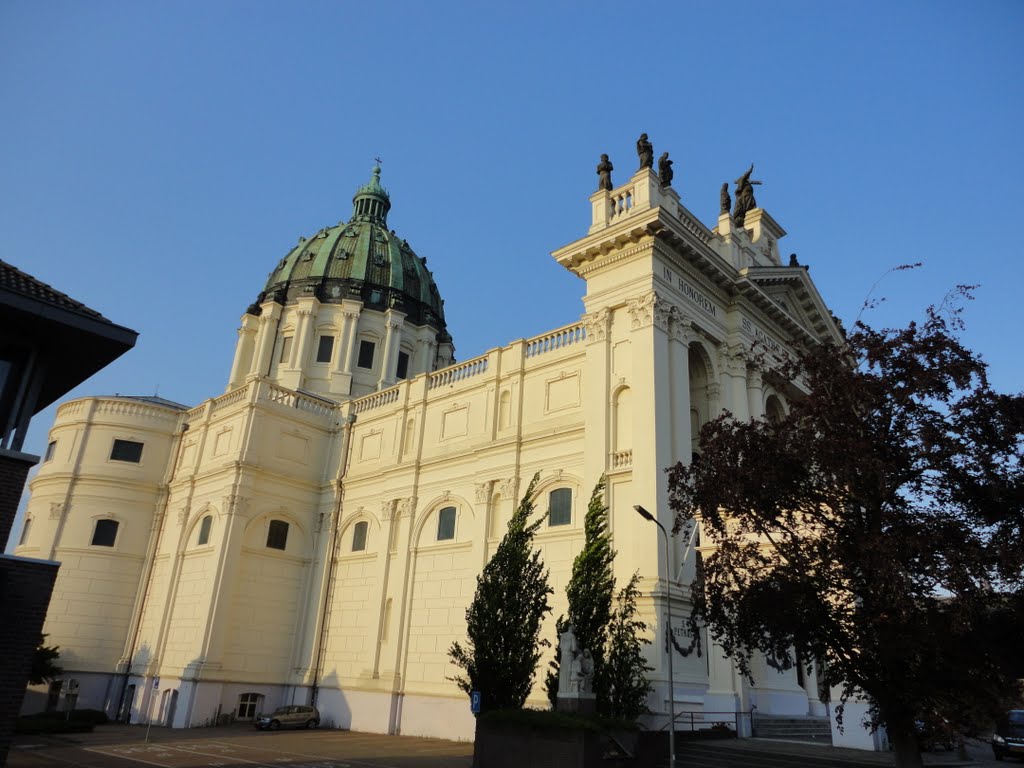 Basiliek H. Agatha en Barbara Oudenbosch (2) by © rdnjc