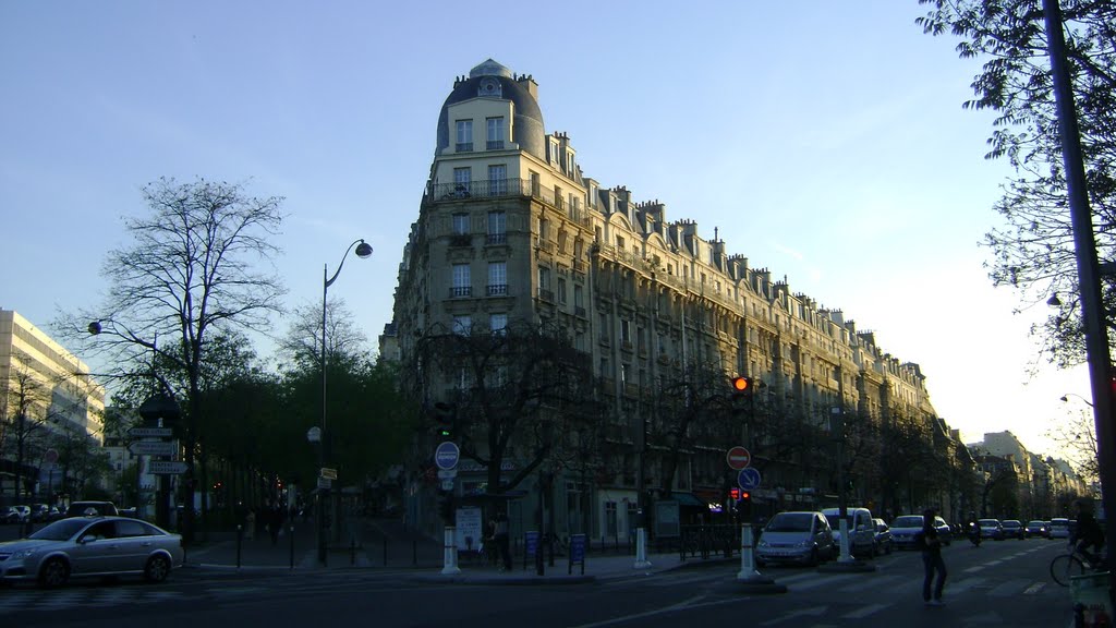 Boulevard Saint Marcel by Arturo Sottolichio