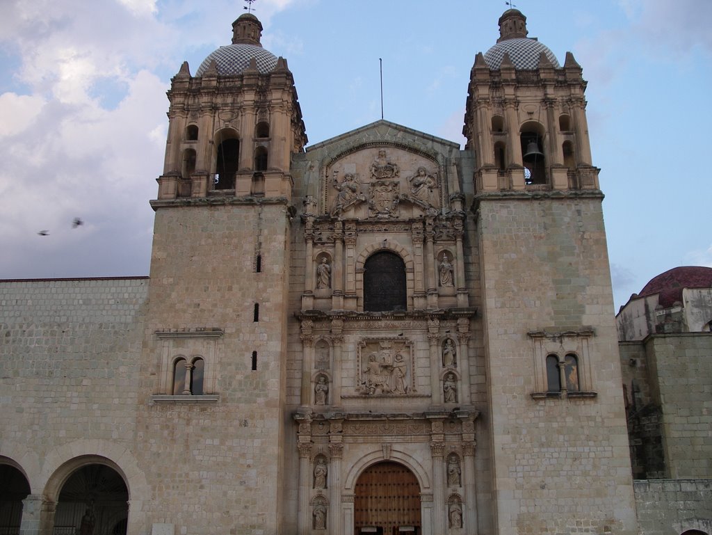 Iglesia Santo Domingo Guzman by Fredy Carrizal