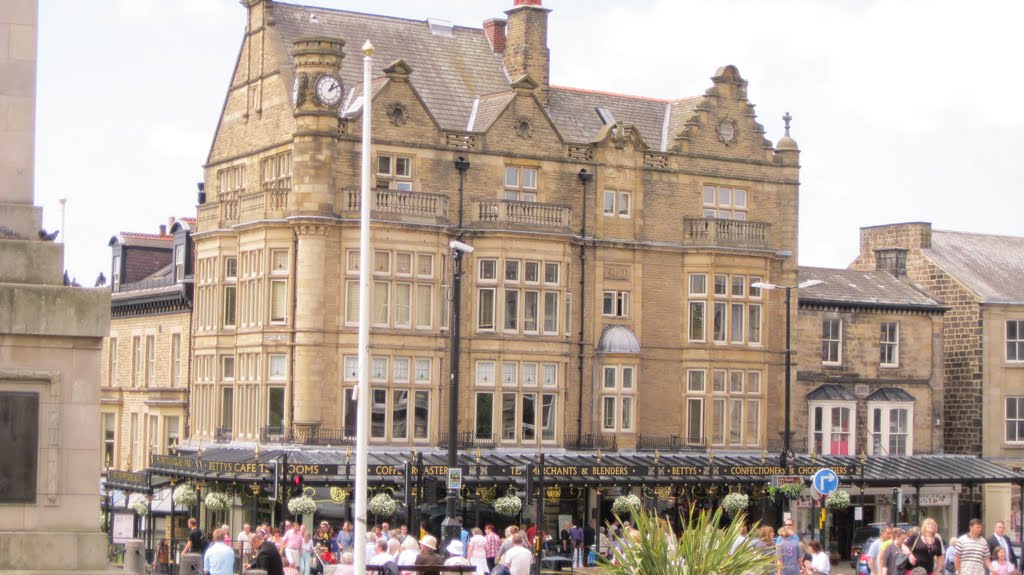 Bettys famous cake shop - Harrogate by Tillyfarlar