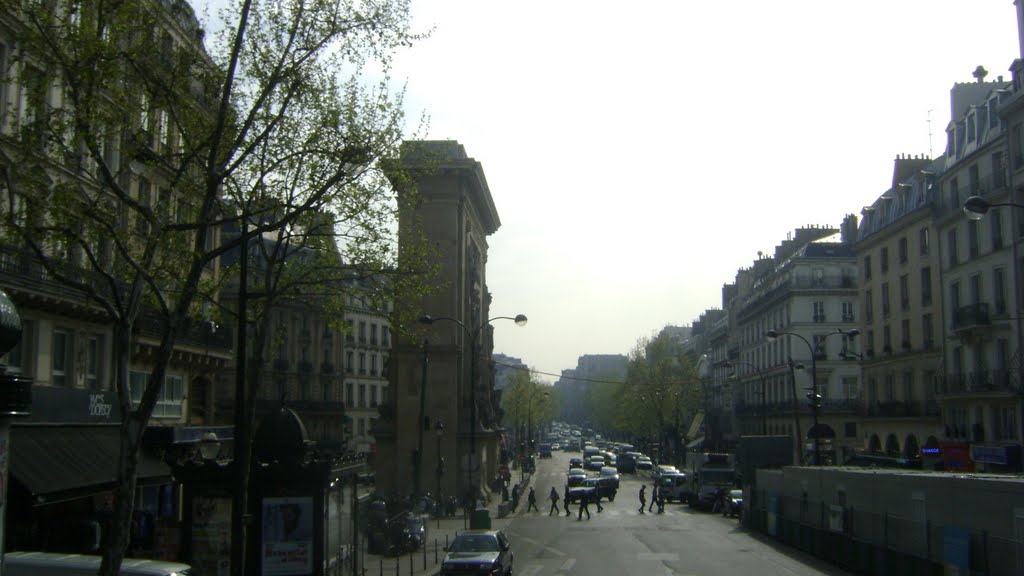 Porte de Saint Denis - Boulevard de Bonne Nouvelle by Arturo Sottolichio