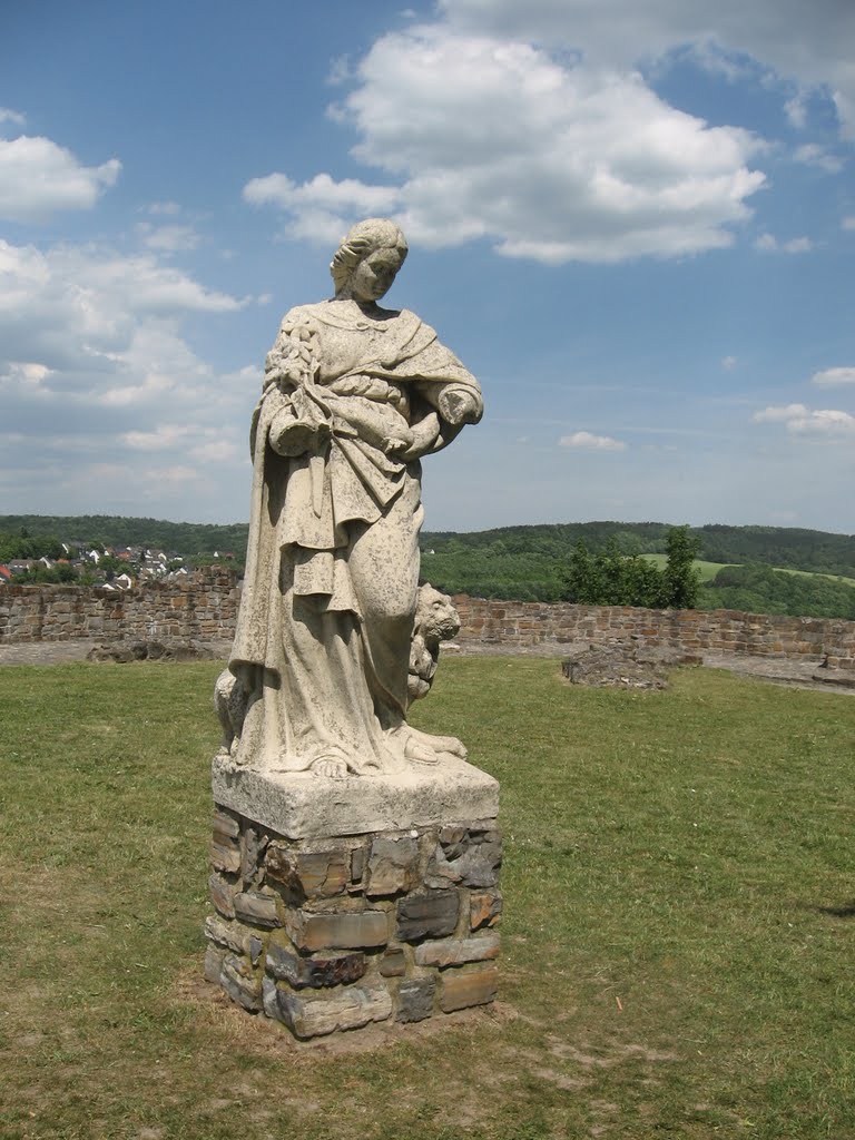 Figur auf dem Schlossberg in Arnsberg... by eichhörnchen