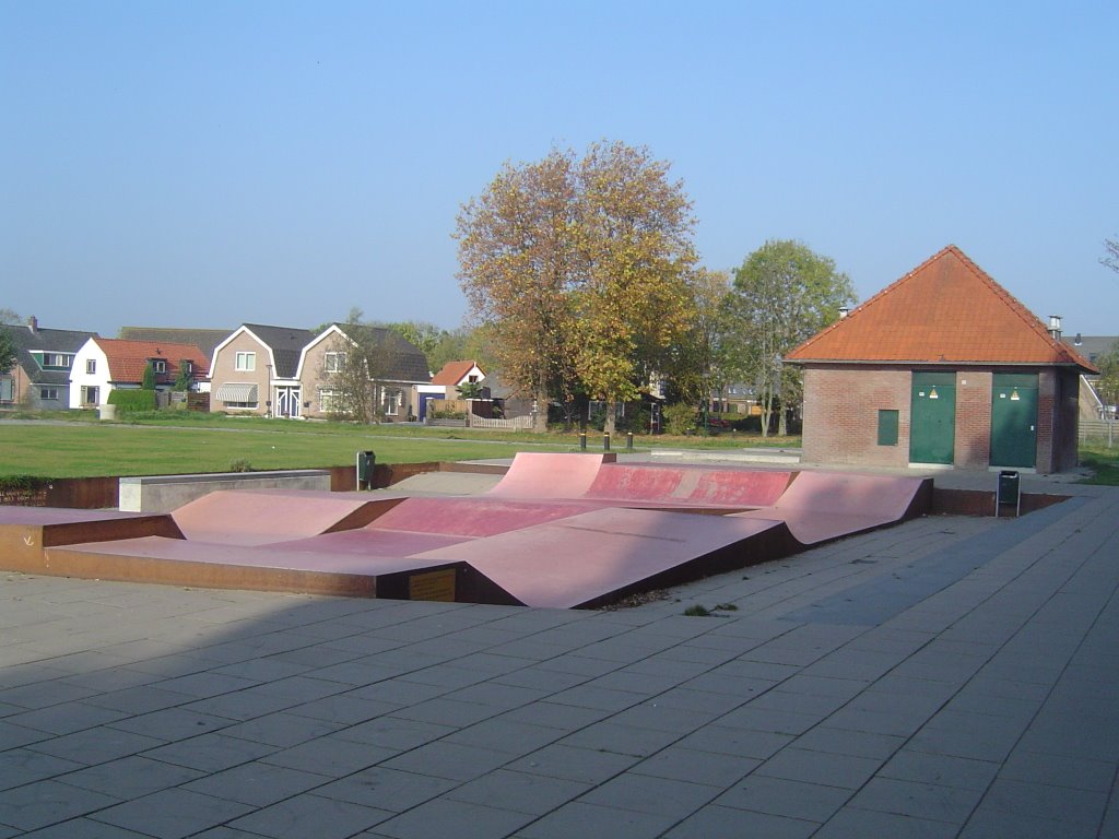 Skatebaan tussen Leebrug en Schonauwen, Houten by David Jimmink