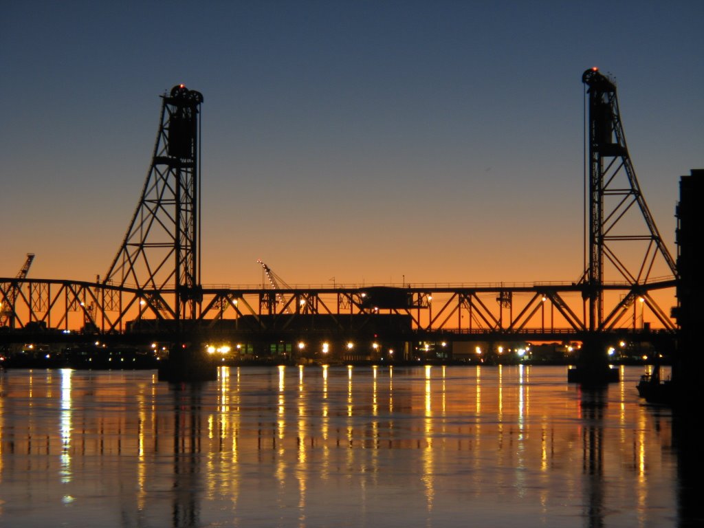 Memorial Bridge at Sunrise by bfbrawn