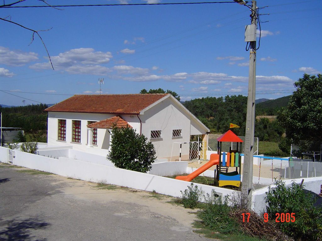 Escola de Castanheira do Vouga by rjmoreira