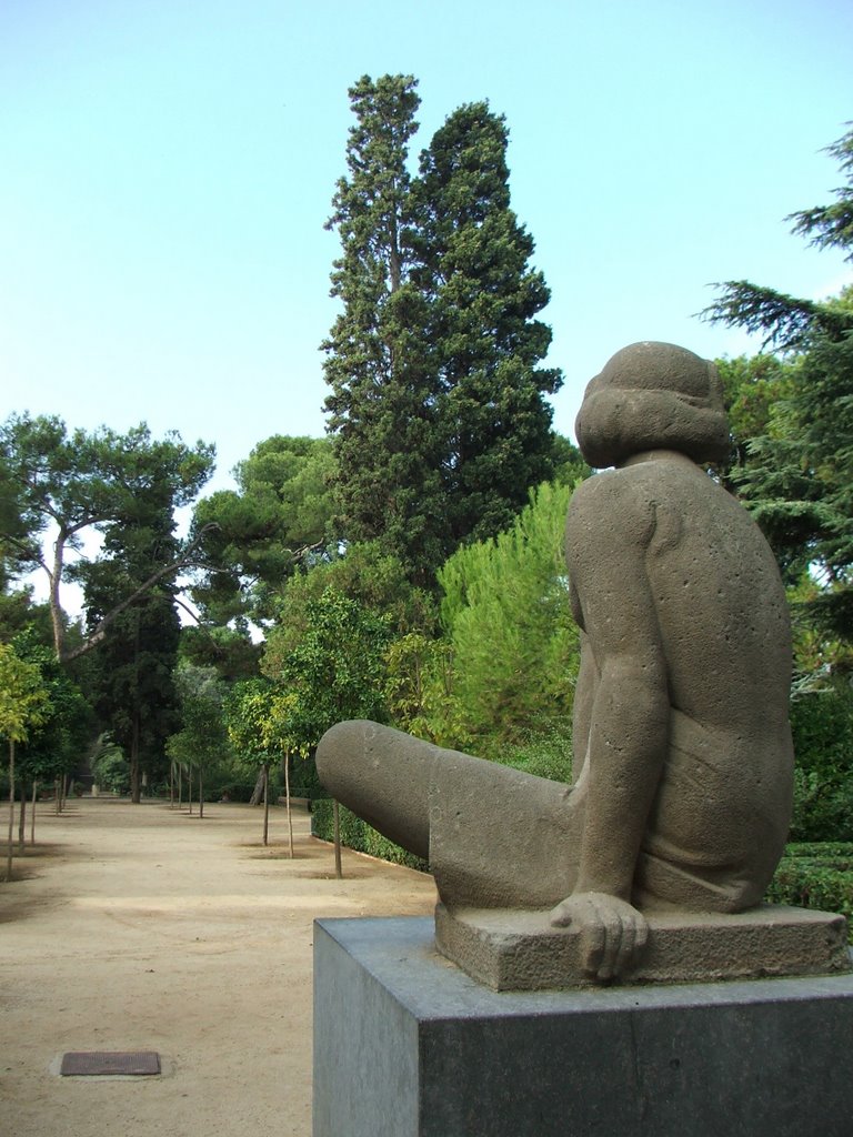 Jardins de Laribal, Montjuic with the sculpture "Repos" by Josep Viladomat (1925) by John Goodall