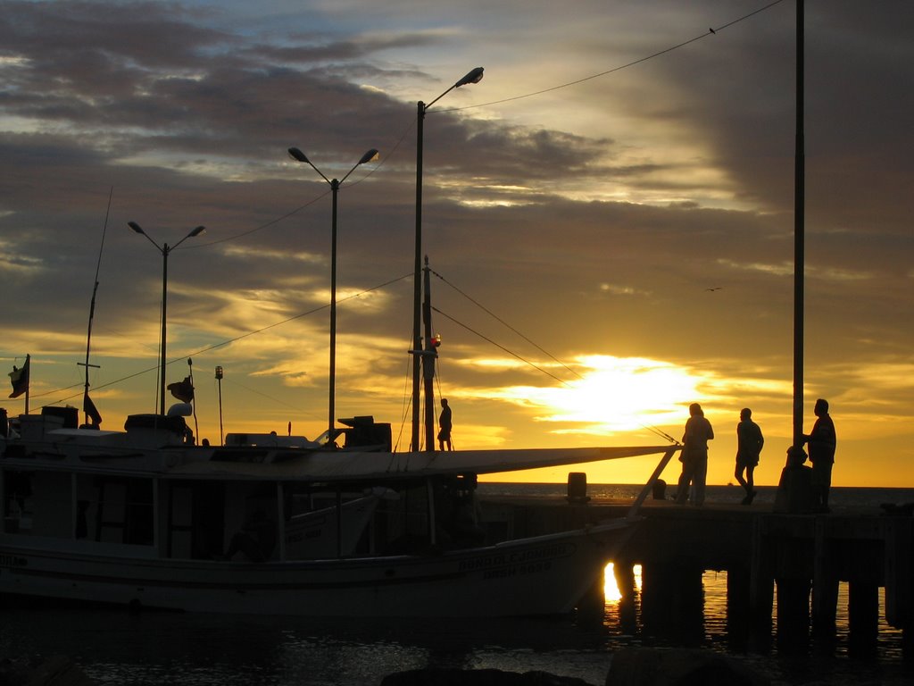 Atardecer en juan griego by andres chu