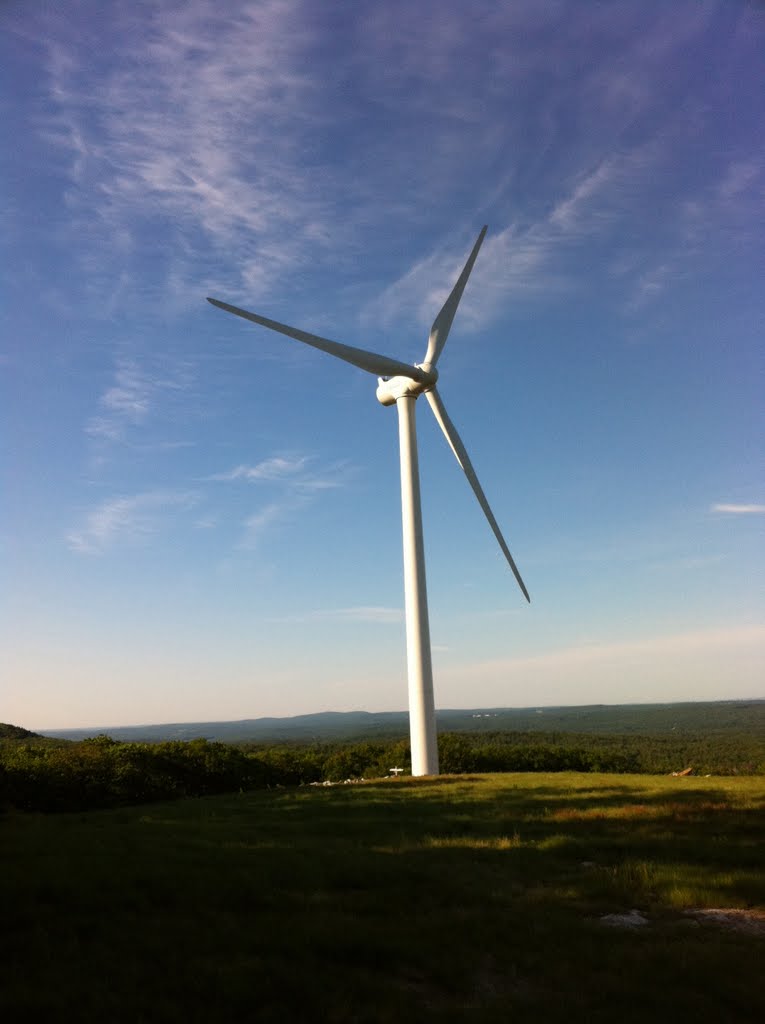 Wachusett Mt Wind Mill by tbakerweb