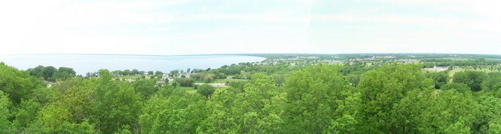 On top the lookout tower at High Cliff by burmeistertd