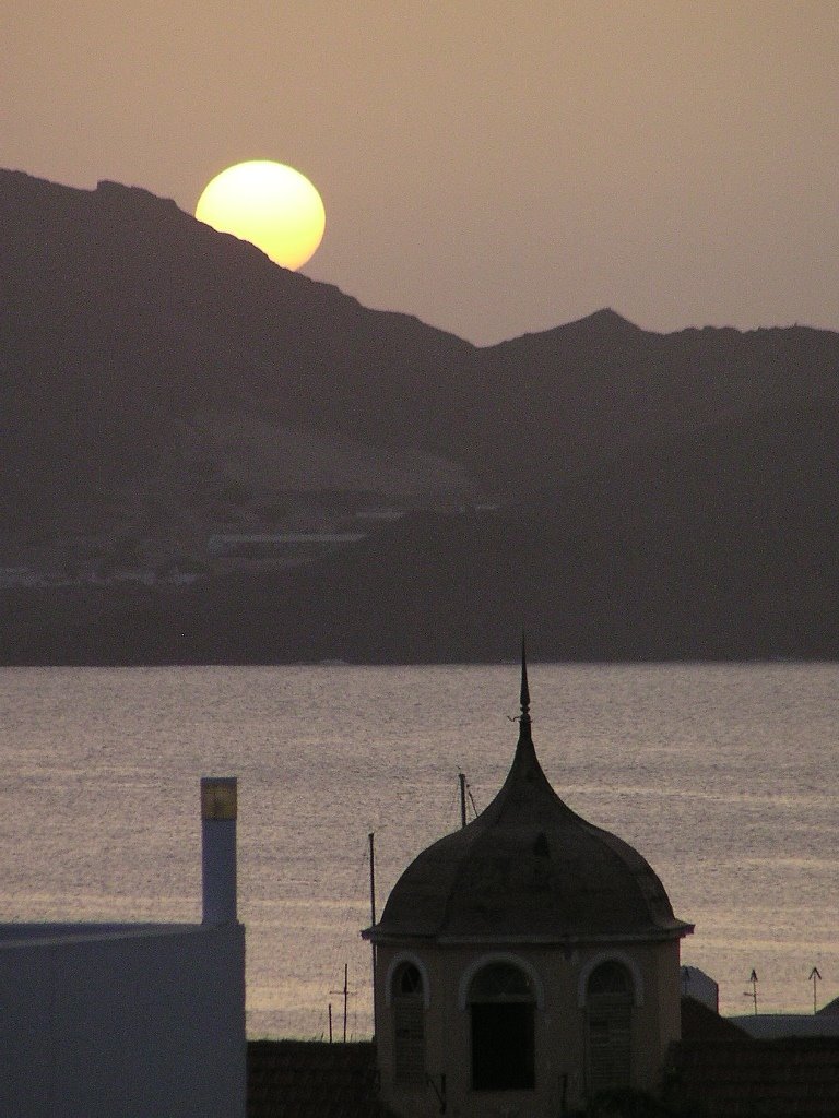 Sunset in Mindelo, São Vicente 09/2006 by Bilbotruska