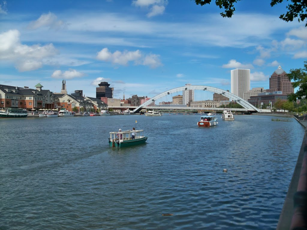 Boat Parade in the Genesee August 2010 by BikeRoch.com