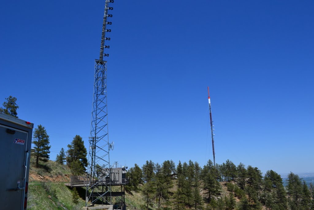 Televisio Antennas on Lookout Mountain -2011- by GSZENDRODI