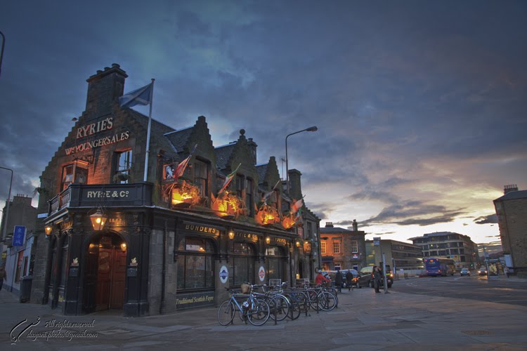 Ye olde worlde pub. by Mohsen Dayani ***