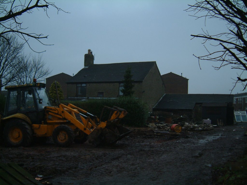 Skelmersdale, the old farm on eskbank by dencentral