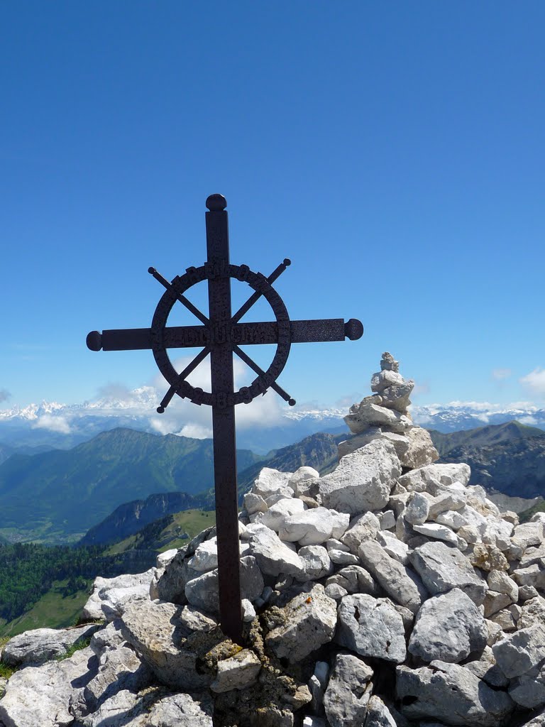 Croix au sommet du Trélod by Tom73