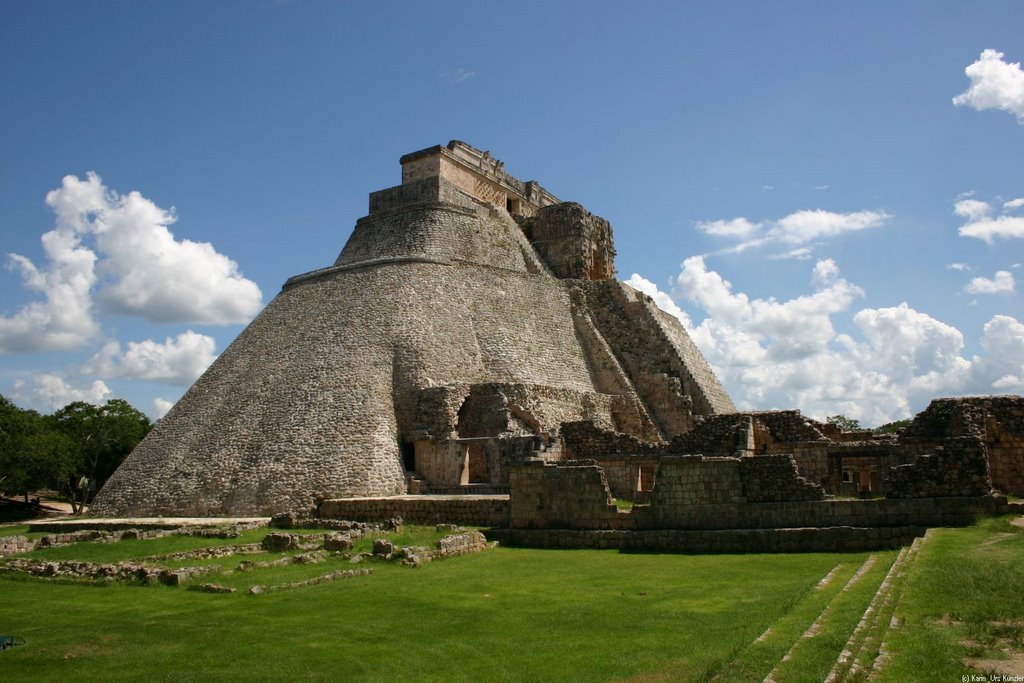 Uxmal pyramide by Urs Künzler