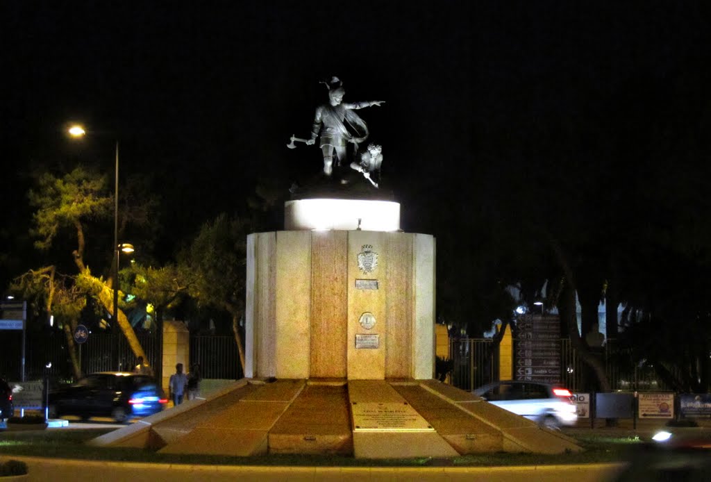 Barletta - Monumento alla Sfida by night by Pro Loco Barletta