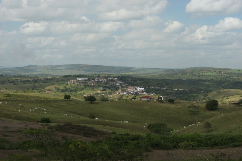 Beira de estrada depois de Arapiraca. by Charles Northrup