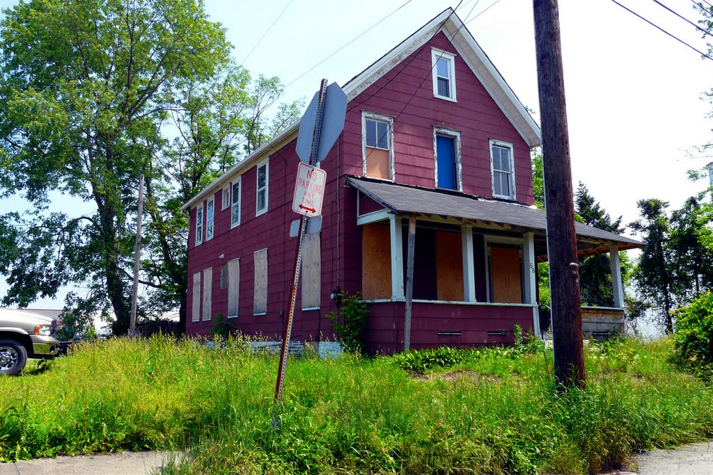 58 Montgomery st (built 1890) by Geraldine Clark