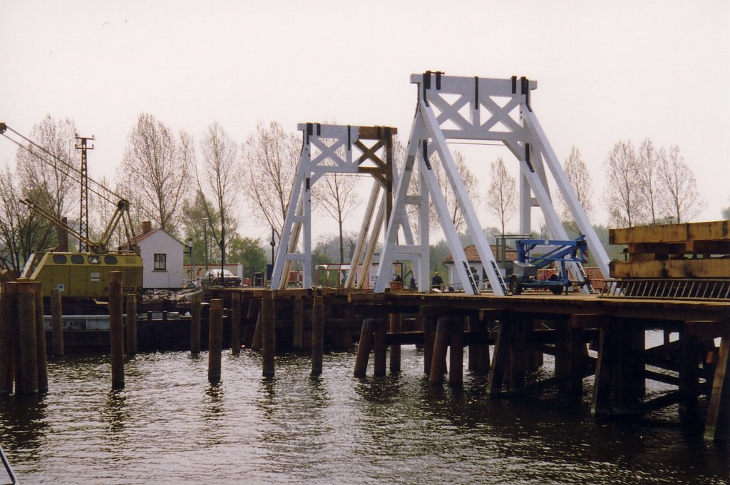 Neubau der alten Wiecker Brücke by matsailing