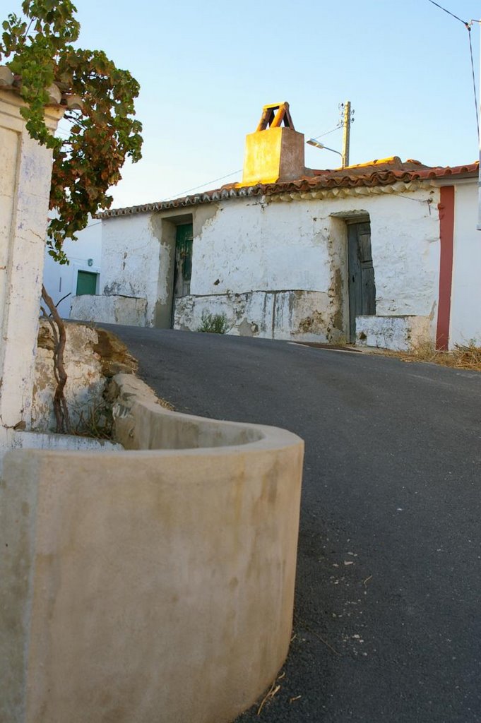 Village street near Alcoutim by GCabanita