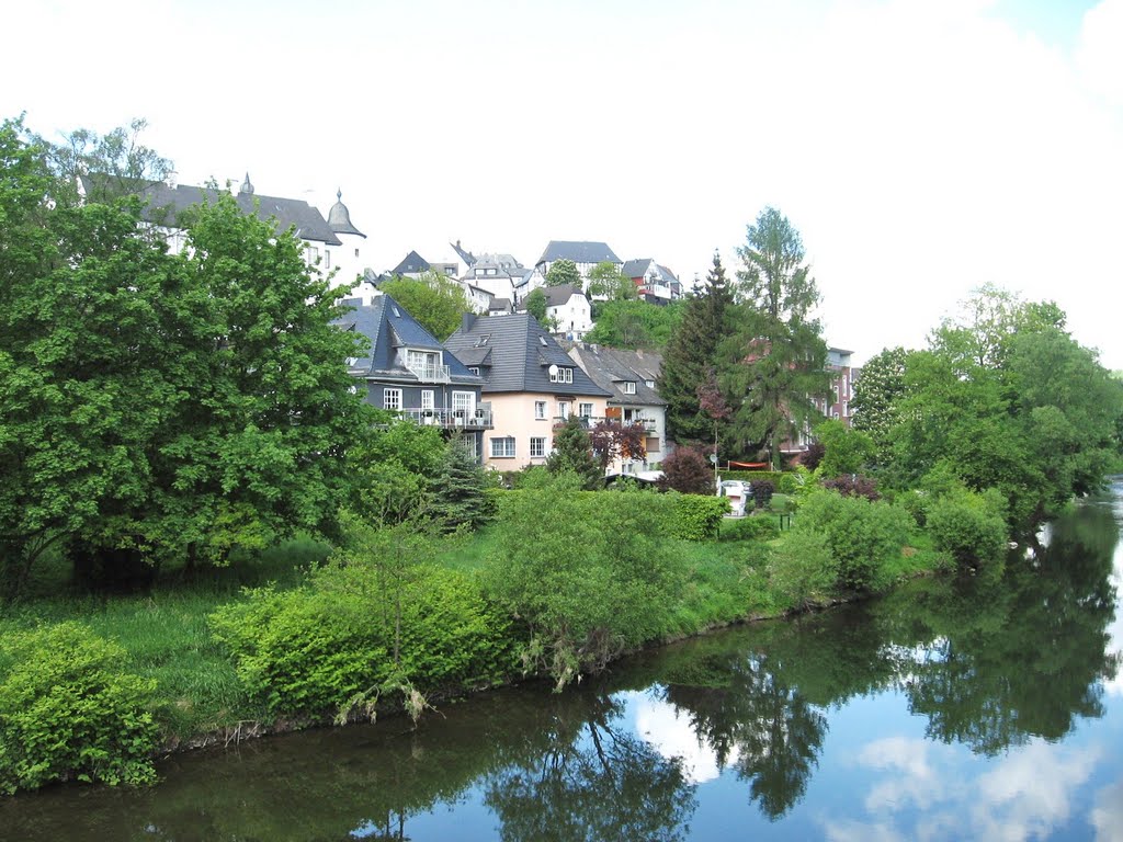 Blick auf die Ruhr von der Brücke aus in Arnsberg / Sauerland by eichhörnchen