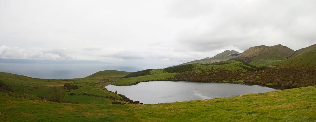 Lagoa do Caiado - Pico Azores by Lindlein