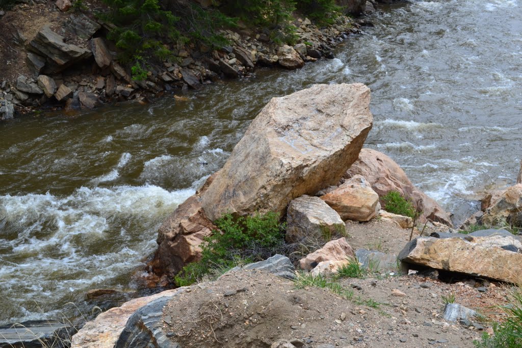 After two hot days the water of melted snow filled up the Cleer Creek, too fast, too dangerous, no more rafting -2011- by GSZENDRODI